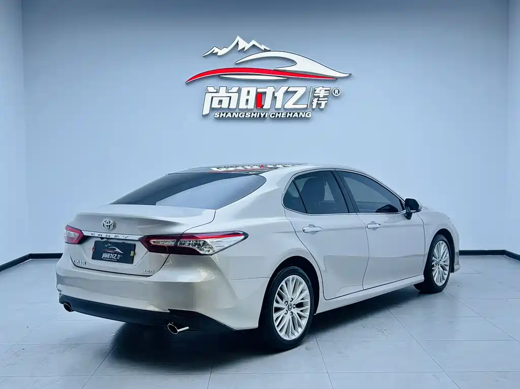Toyota Camry 2020 — фото 6