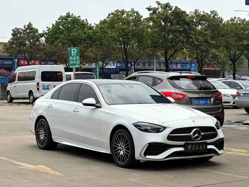 Mercedes-Benz C-Class 2025