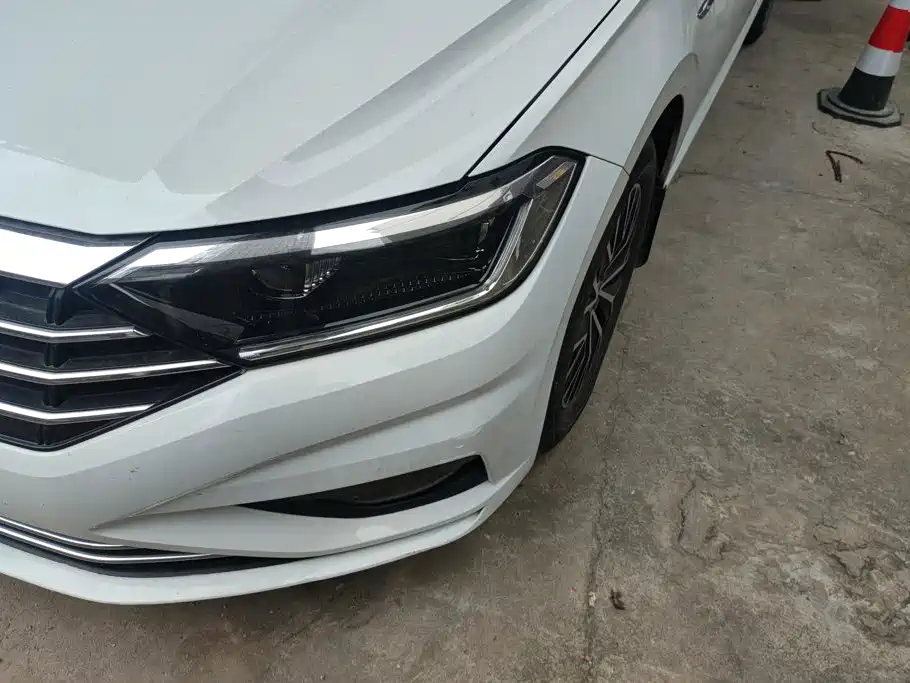 Volkswagen Sagitar 2019
