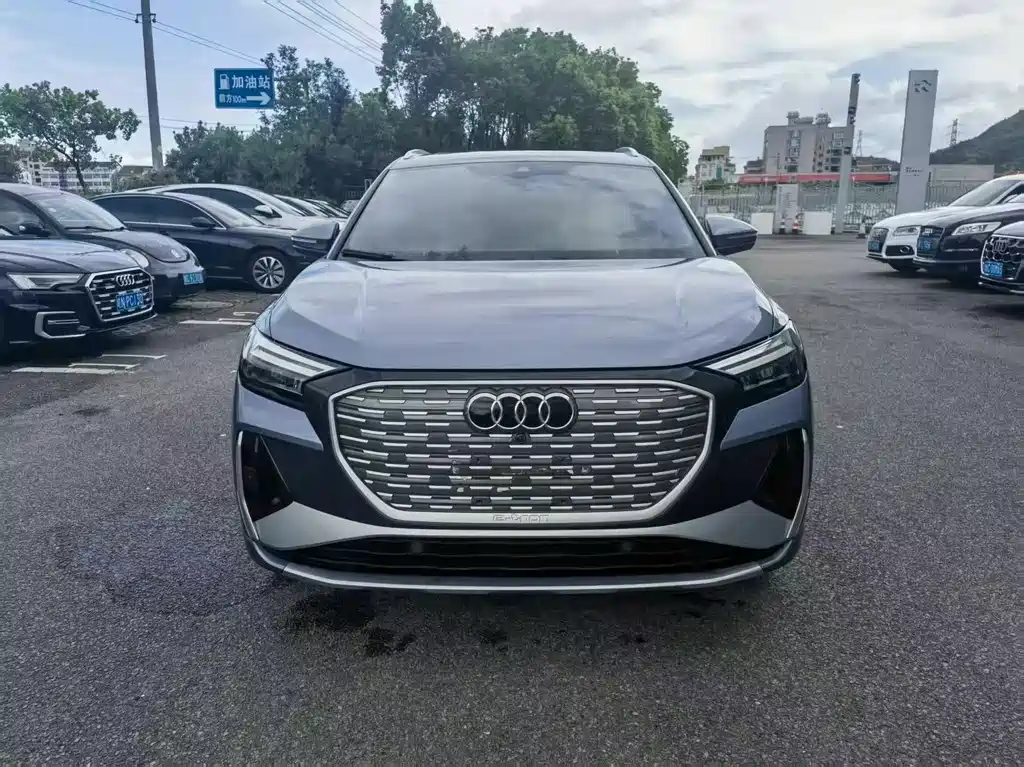 Audi Q4 E-Tron 2023 — фото 2