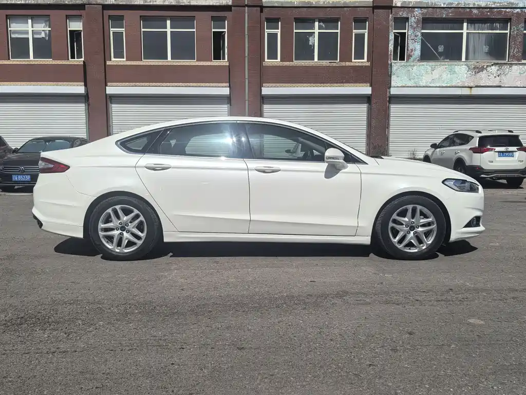 Ford Mondeo 2015 — фото 4