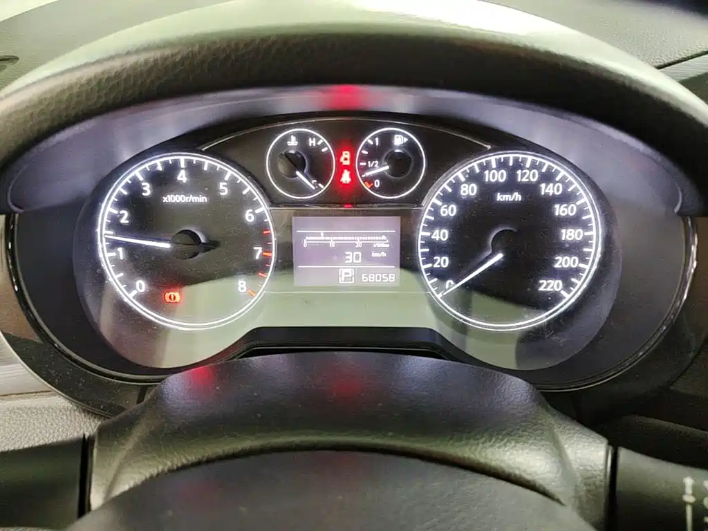 Nissan Tiida 2015 — фото 12