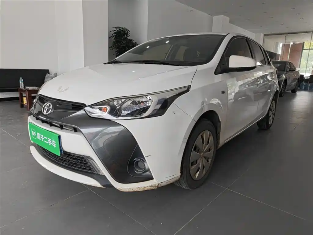 Toyota Yaris L 2016 — фото 1