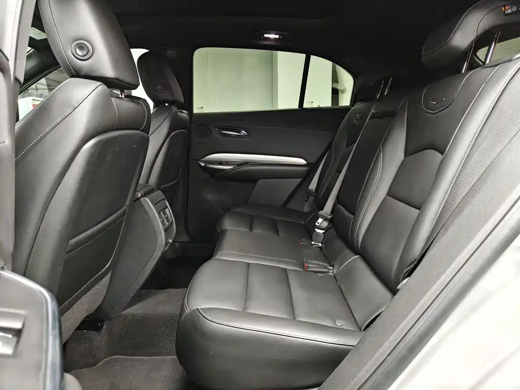 Cadillac XT4 2019 — фото 17