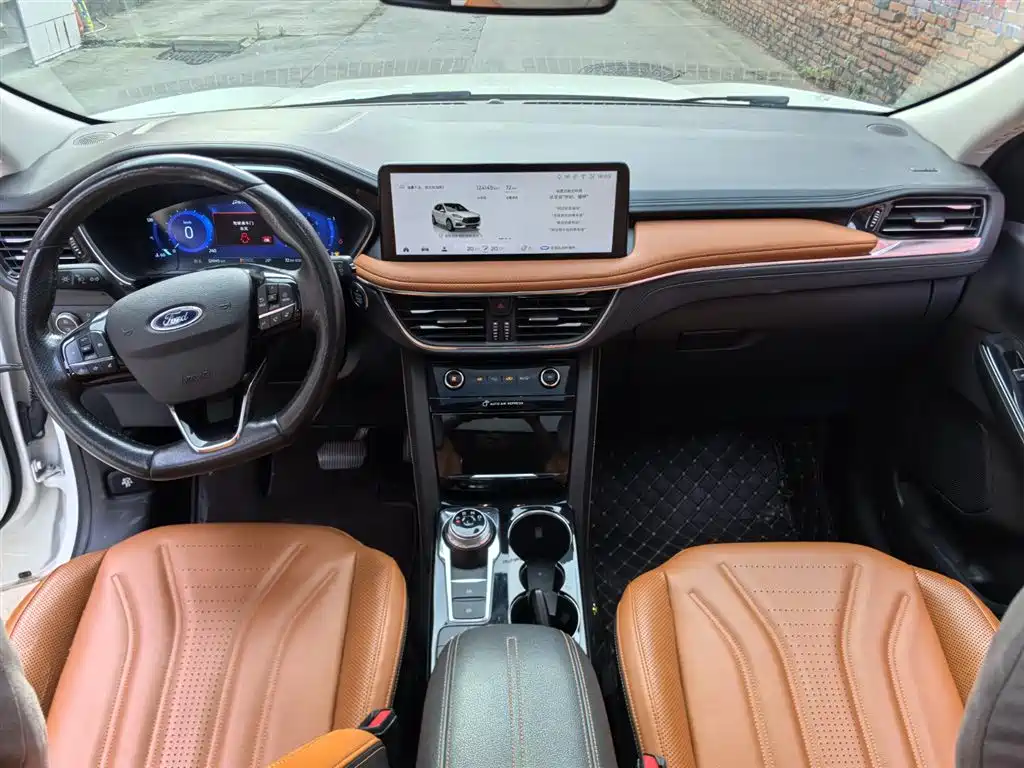 Ford Escape 2020 — фото 11