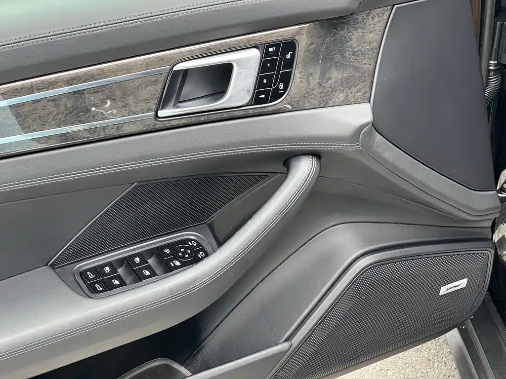 Porsche Panamera 2018 — фото 18