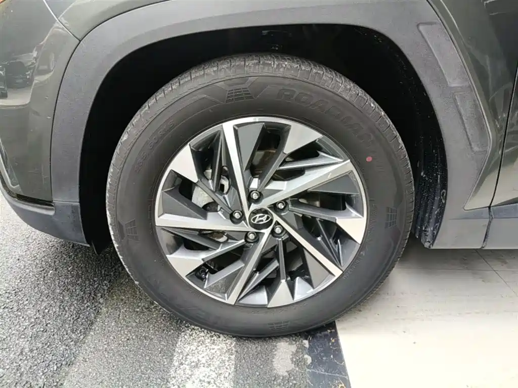Hyundai Tucson 2023 — фото 23