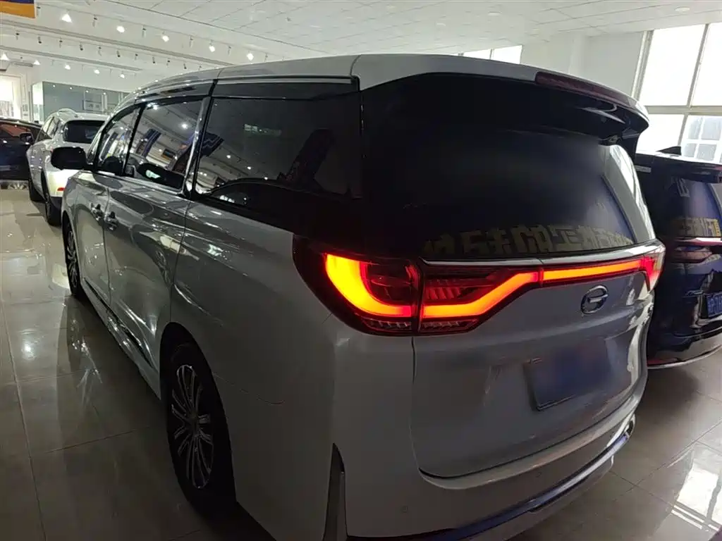 GAC Motor Trumpchi M8 2022 — фото 5