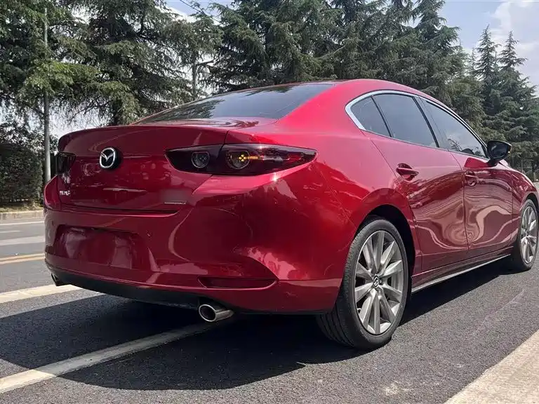 Mazda 3 Axela 2020 — фото 6