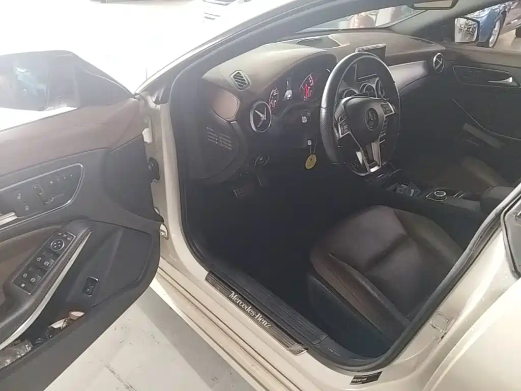 Mercedes-Benz CLA 2015 — фото 16