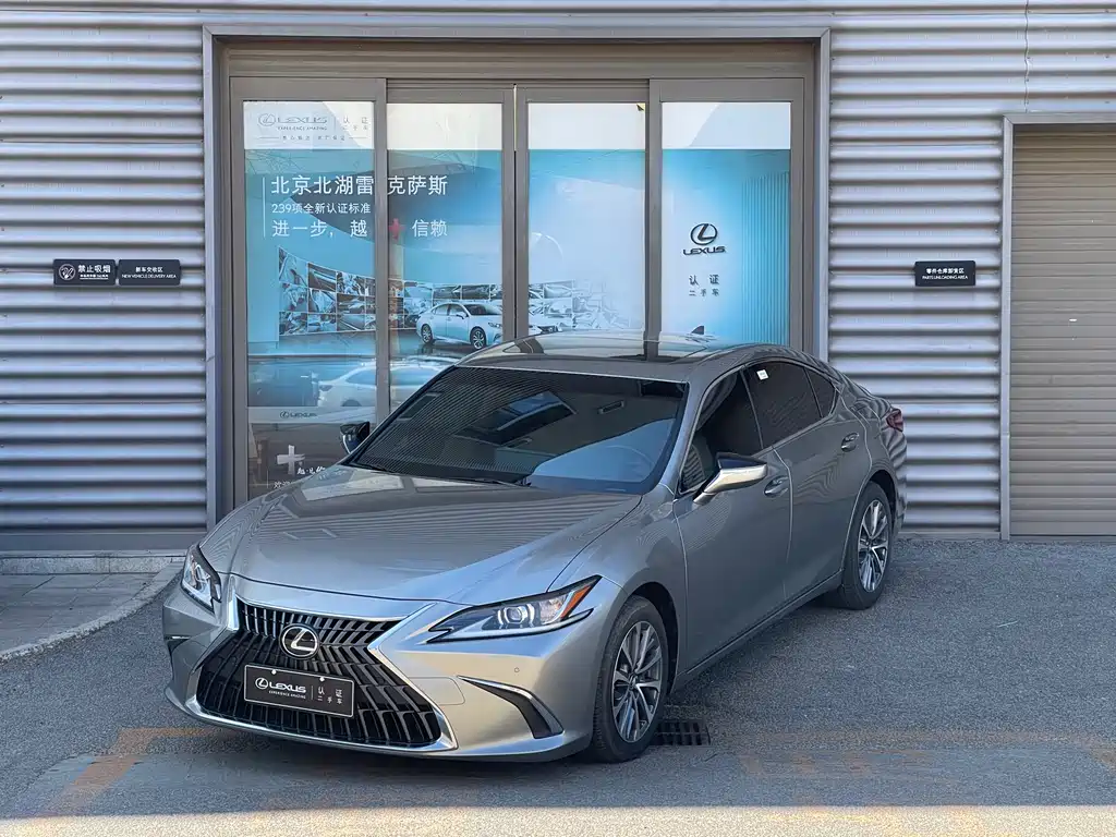 Lexus ES 2022 — фото 13