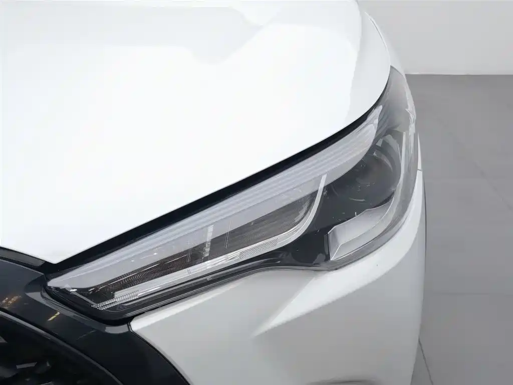 Toyota Corolla Cross 2023 — фото 7