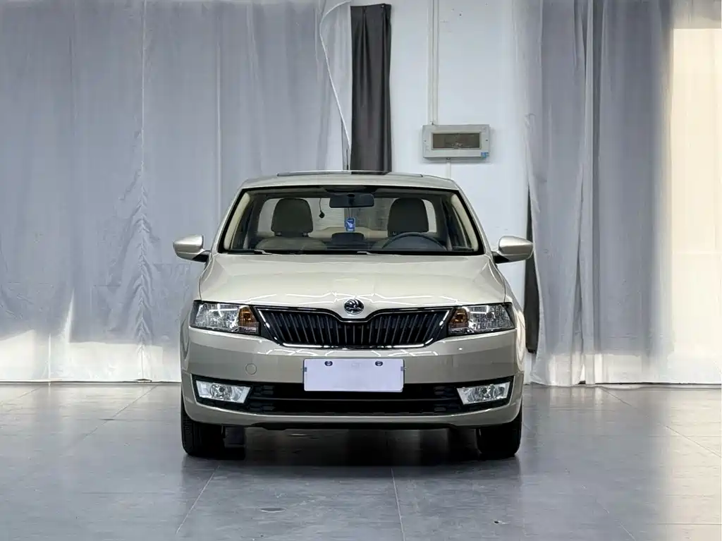 Skoda Rapid 2016 — фото 3