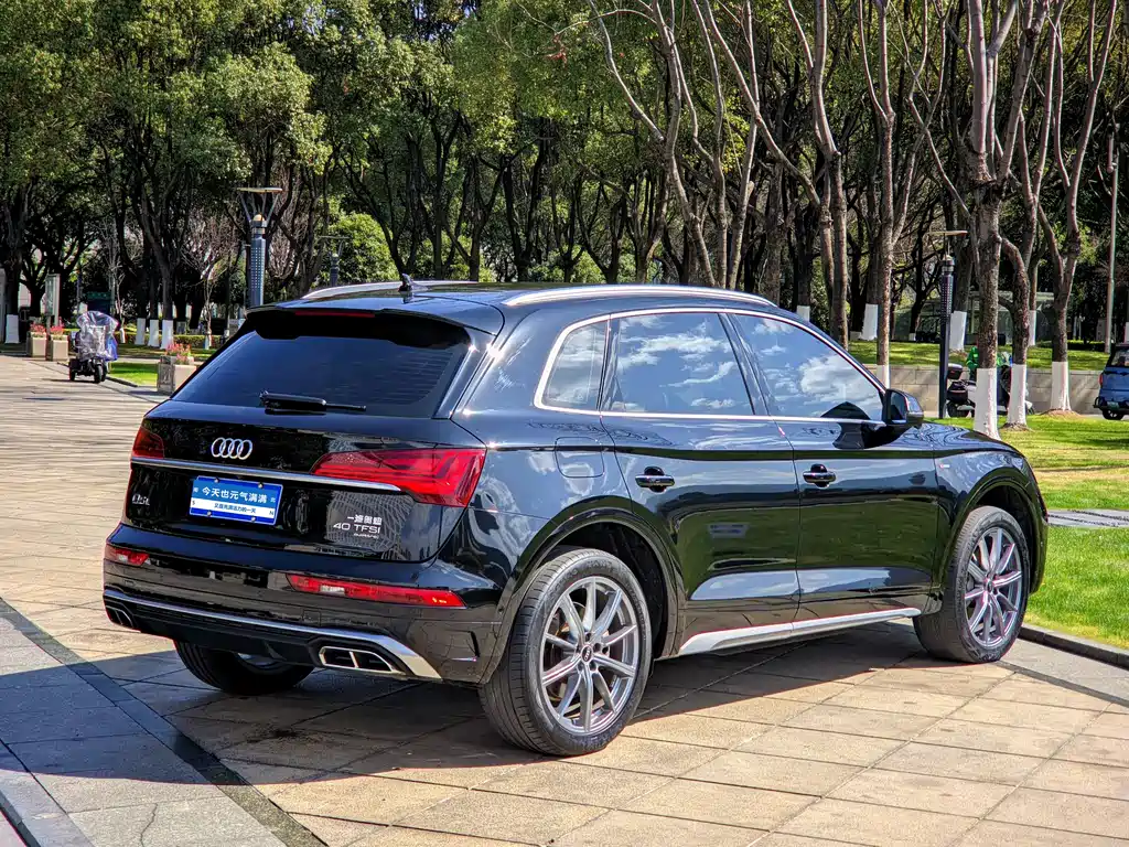 Audi Q5L 2022 — фото 14