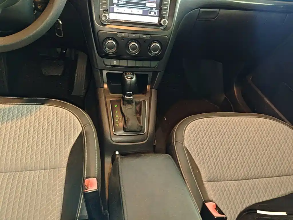 Skoda Yeti 2016 — фото 14