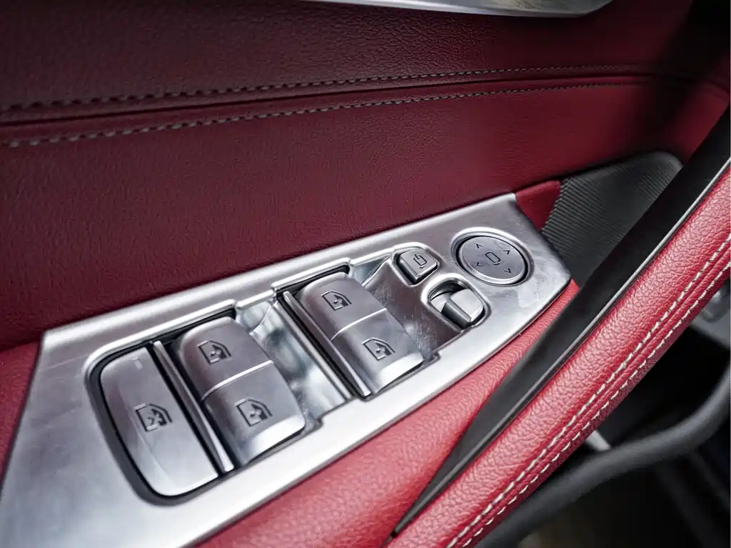 BMW 5 Series 2021 — фото 10