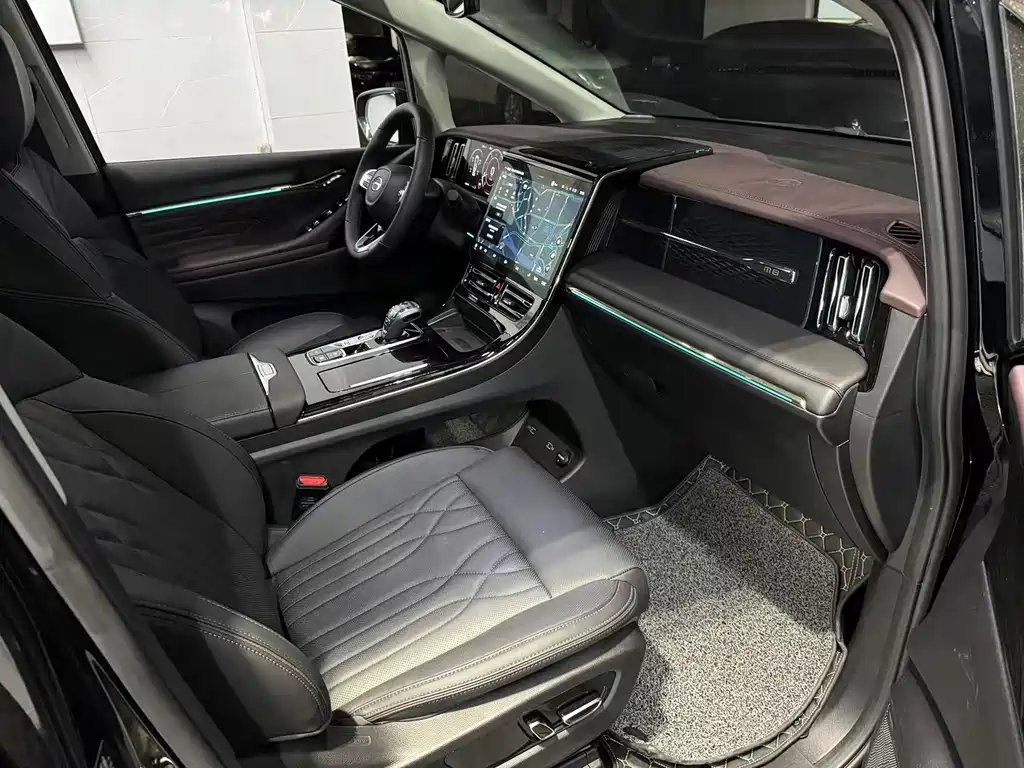 GAC Motor Trumpchi M8 2024 — фото 10