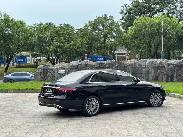 Mercedes-Benz E-Class 2022