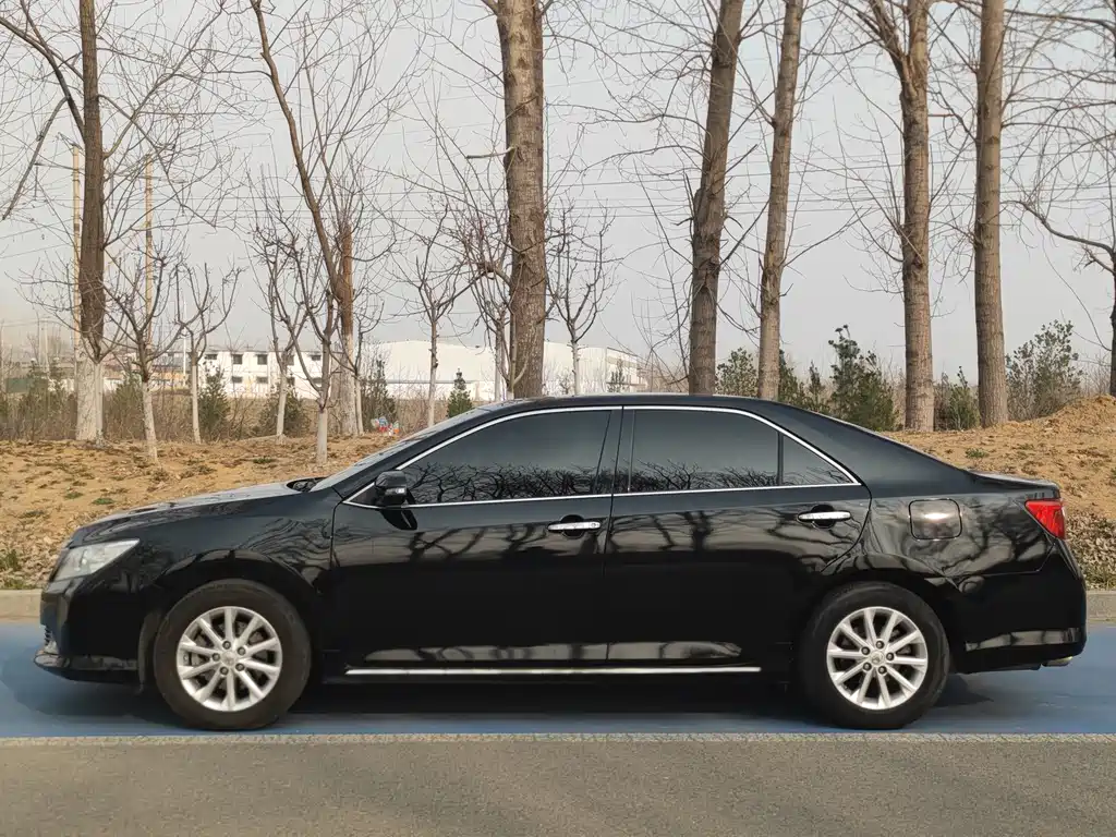 Toyota Camry 2013 — фото 8