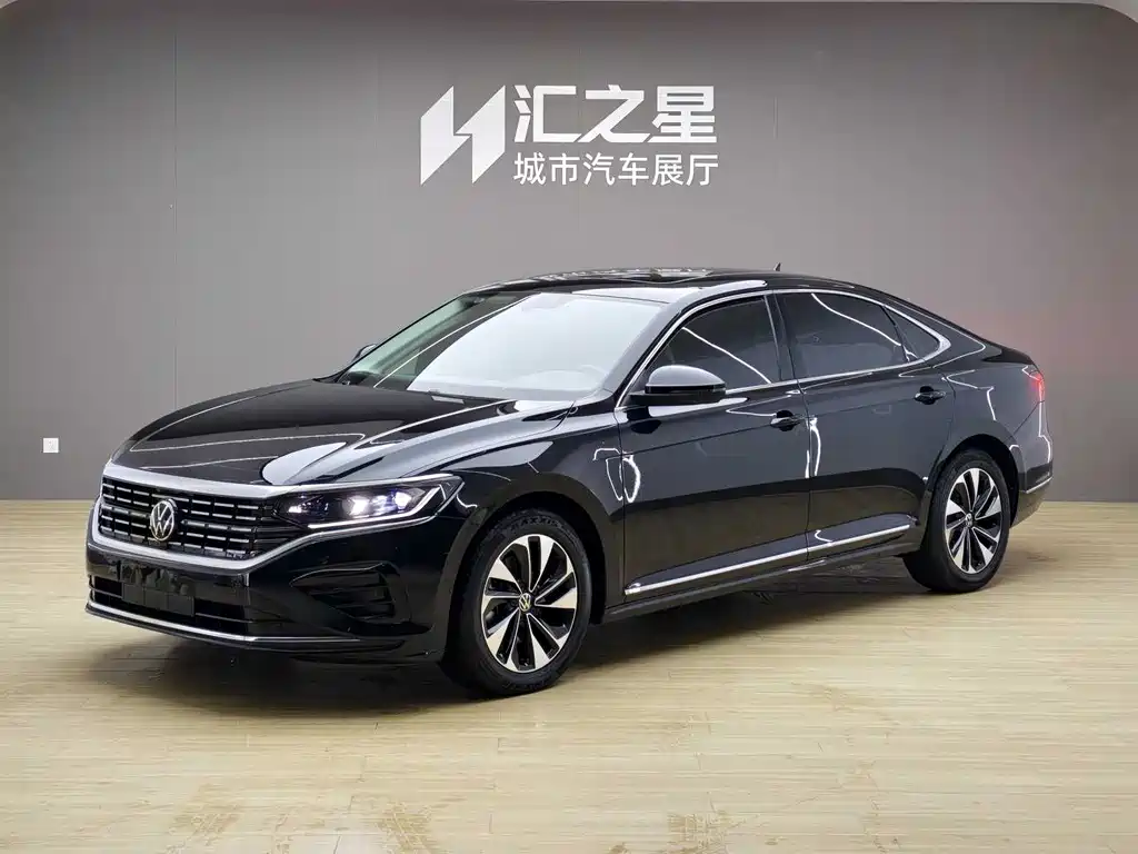 Volkswagen Passat 2023 — фото 1