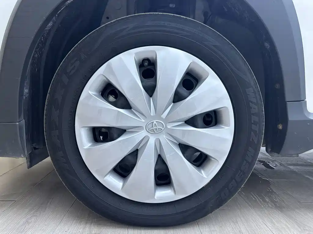Toyota Yaris L 2022 — фото 8