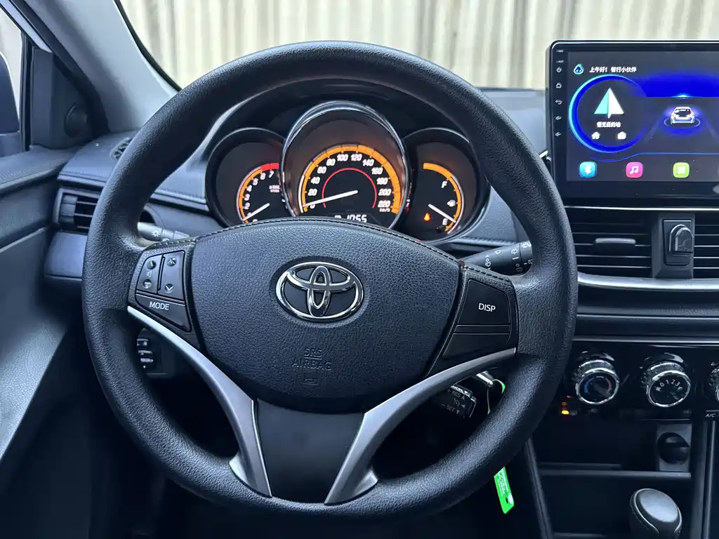 Toyota Yaris L 2022 — фото 19