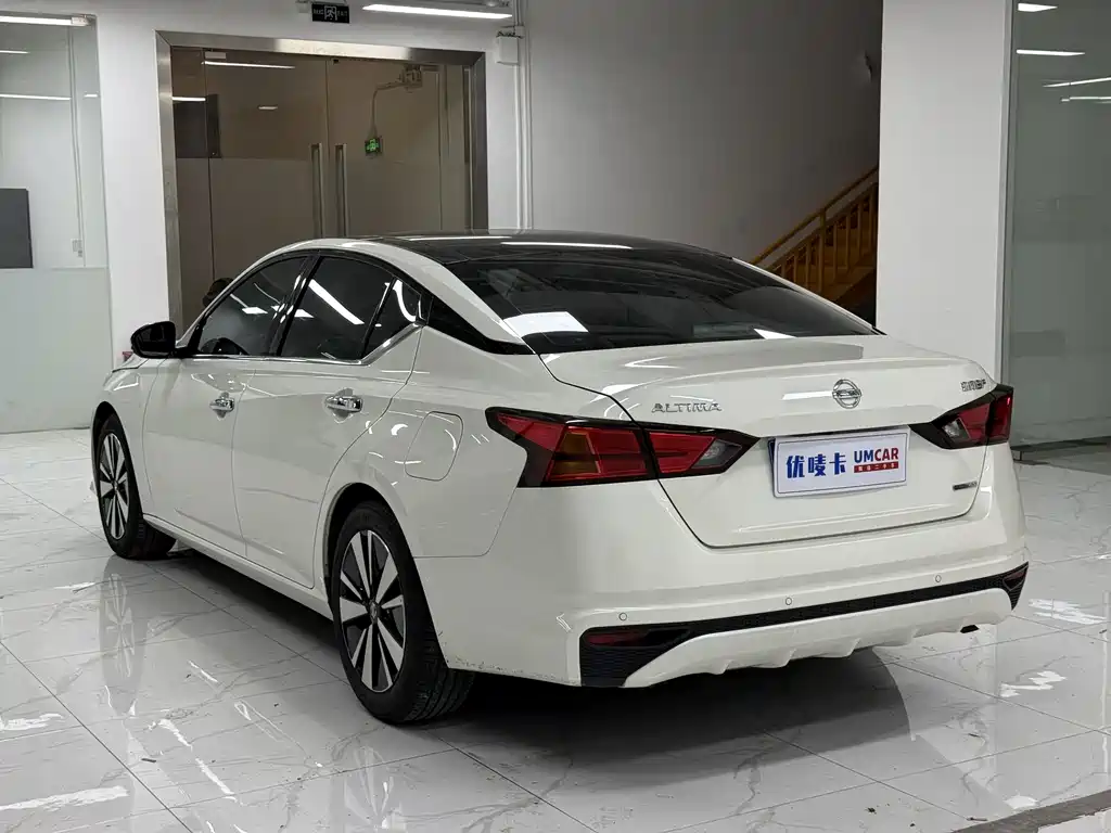 Nissan Teana 2022