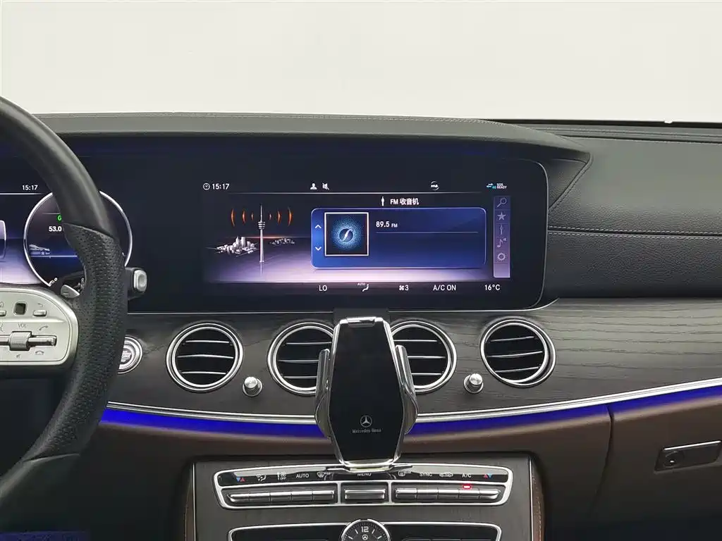 Mercedes-Benz E-Class 2019 — фото 12