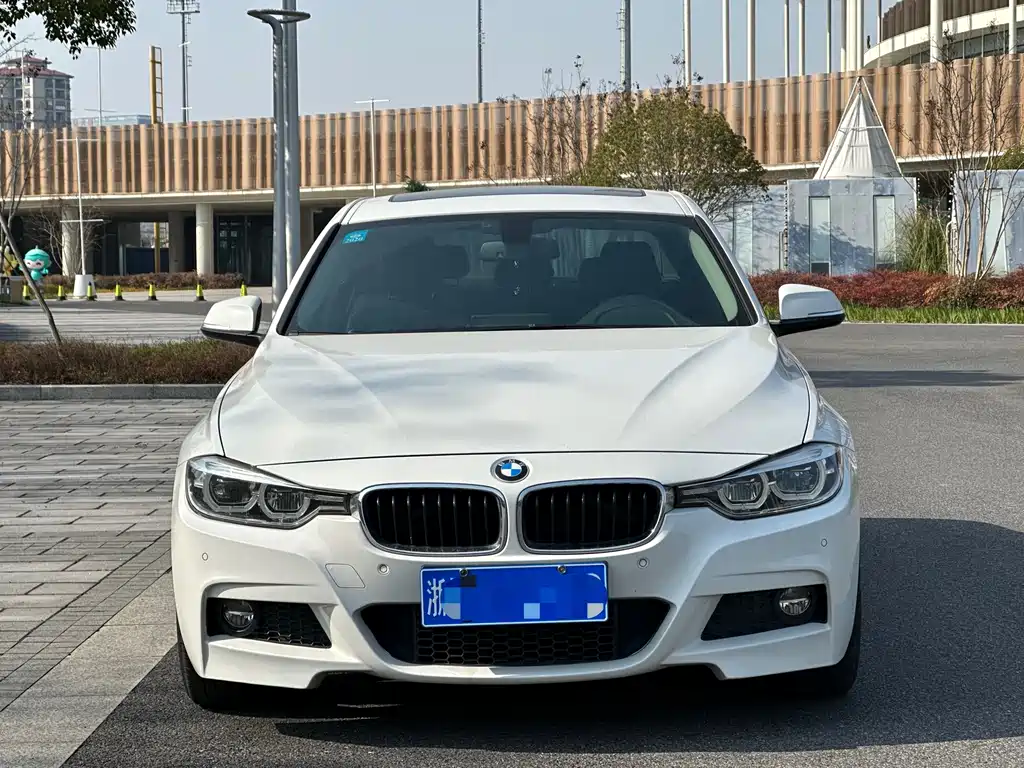BMW 3 Series 2018 — фото 2