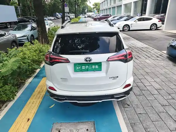 Toyota RAV4 2017