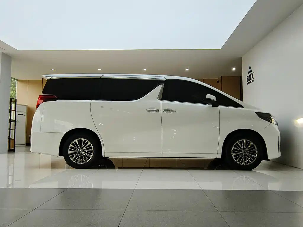 Toyota Alphard 2021 — фото 3