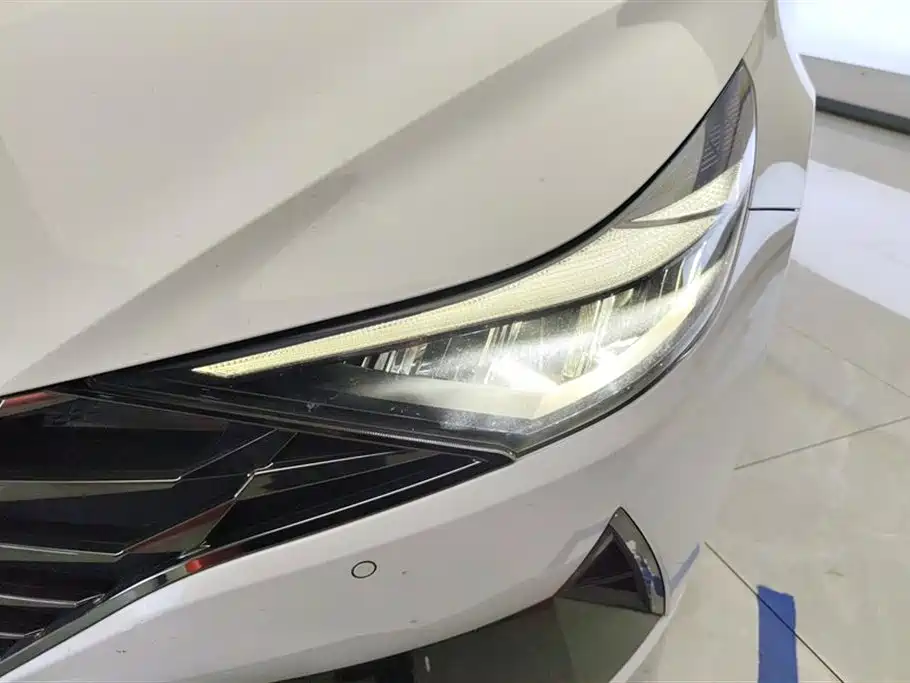 Hyundai Elantra 2021