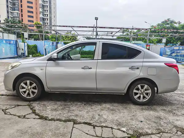 Nissan Sunny 2013