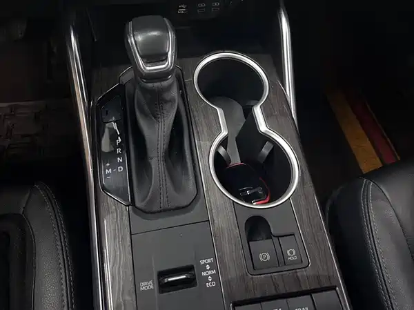 Toyota Crown Kluger 2022