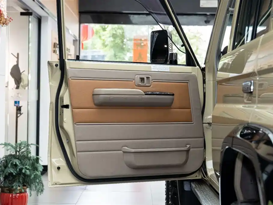 Toyota Land Cruiser 2024 — фото 12