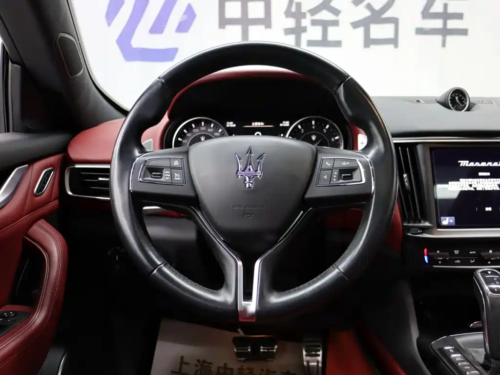 Maserati Levante 2023 — фото 12