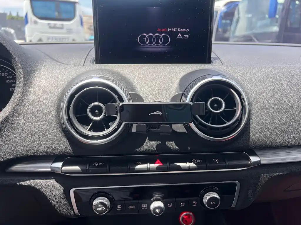 Audi A3 2015 — фото 10
