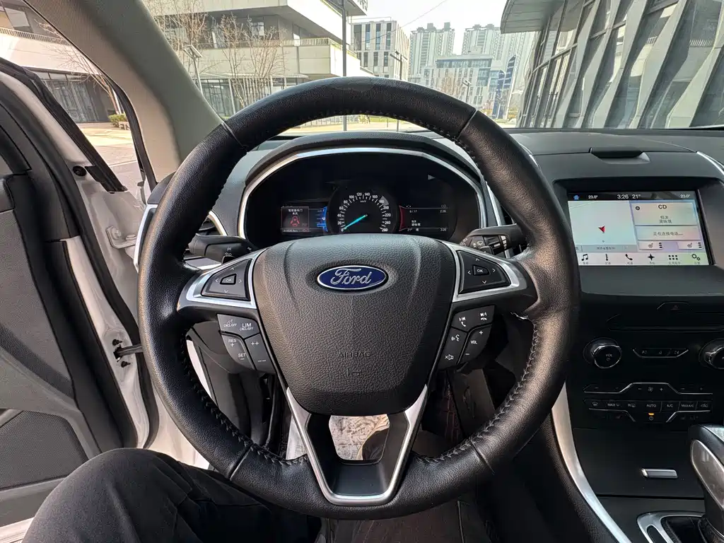 Ford Edge 2016 — фото 14
