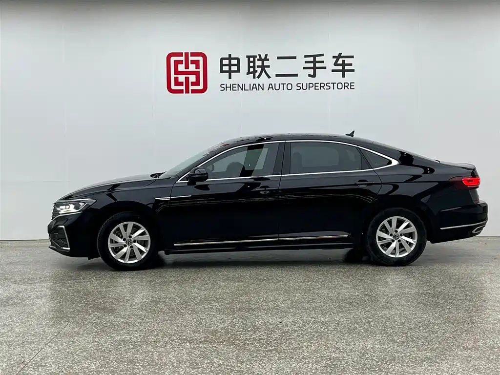 Volkswagen Passat PHEV 2022 — фото 4