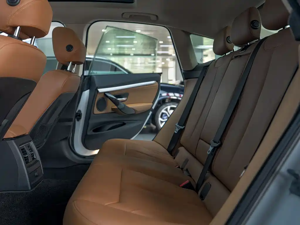 BMW 3 Series GT 2016 — фото 13