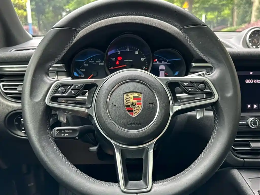 Porsche Macan 2021 — фото 19