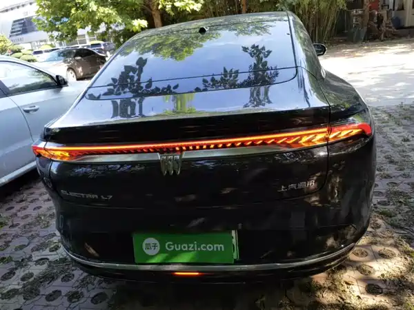 Buick Zhijing L7 2025