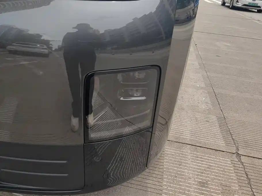 Li Auto Li MEGA 2025