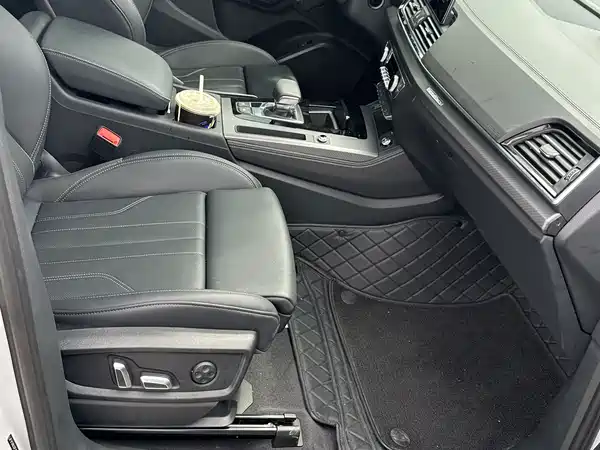 Audi Q5L 2025