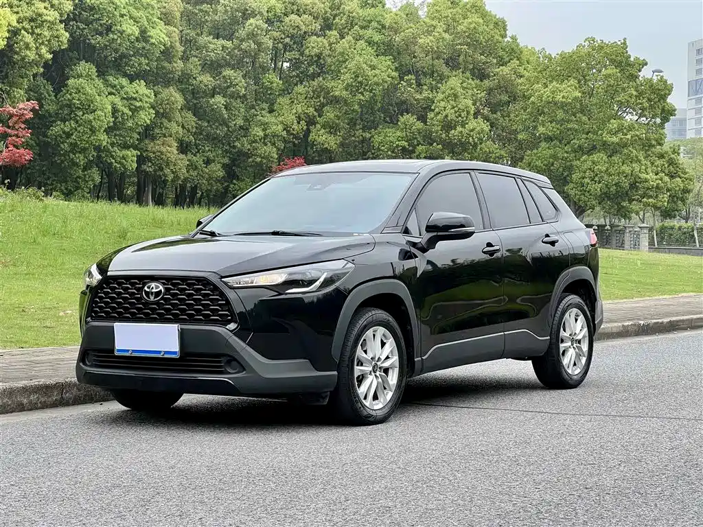 Toyota Corolla Cross 2023 — фото 1