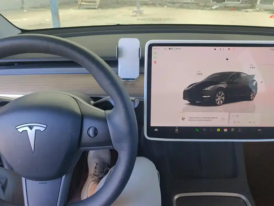 Tesla Model Y 2023 — фото 13