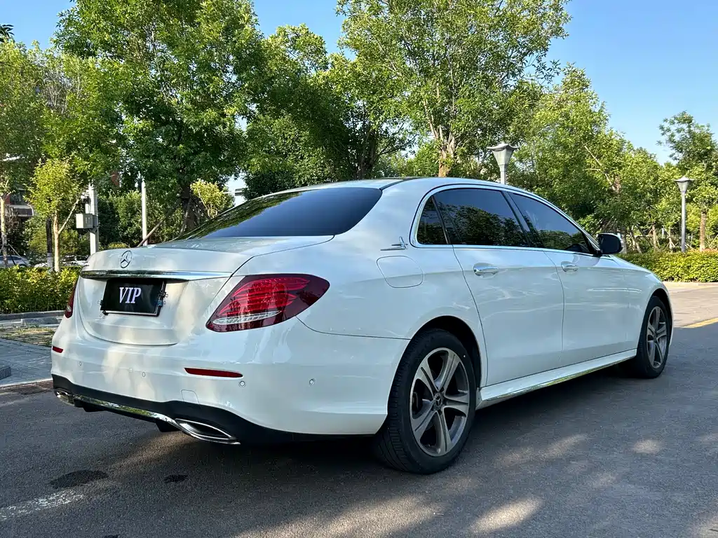 Mercedes-Benz E-Class 2019 — фото 12