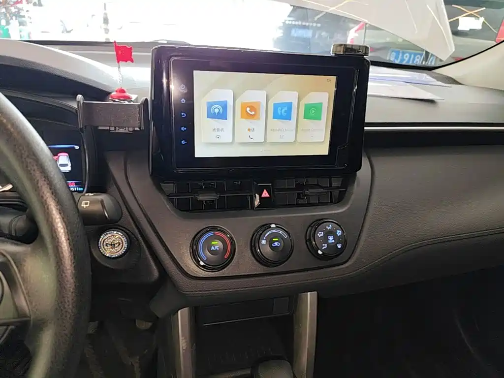 Toyota Corolla Cross 2022 — фото 13