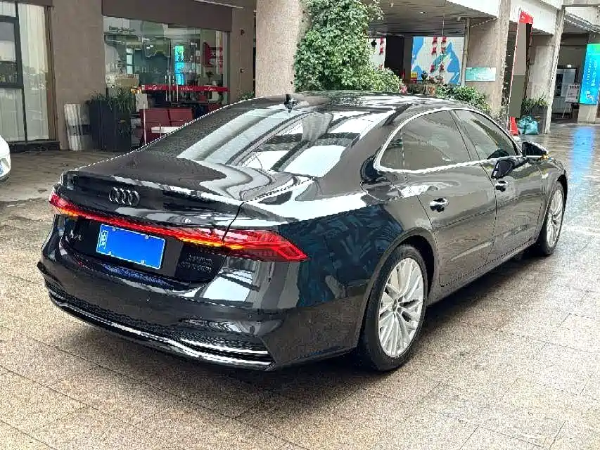 Audi A7L 2024 — фото 9