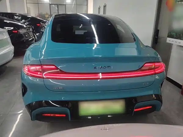 Xiaomi SU7 2025